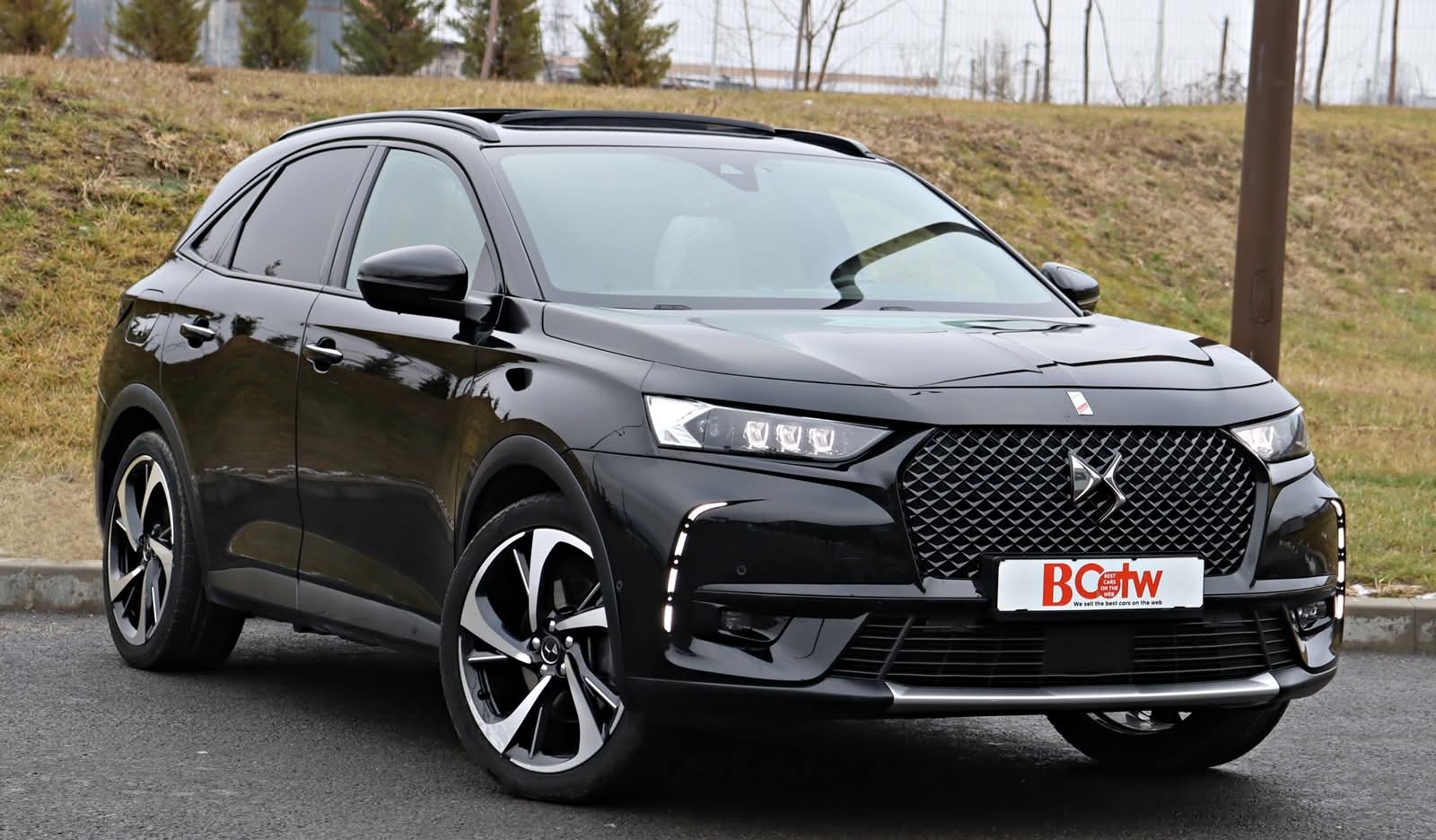 DS 7 Crossback 1.6 PureTech 225 CP Plug-in Hybrid - poza 2