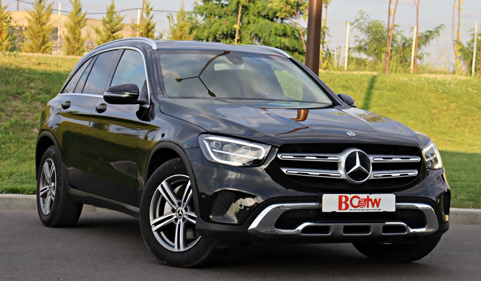 Mercedes GLC 300d Facelift 4MATIC 245 CP G-TRONIC - poza 2