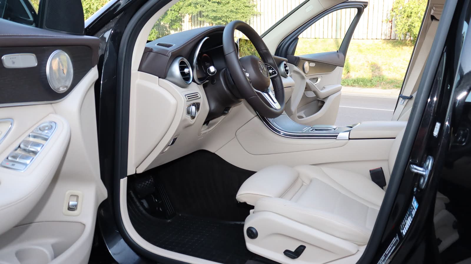 Mercedes GLC 300d Facelift 4MATIC 245 CP G-TRONIC - poza 12